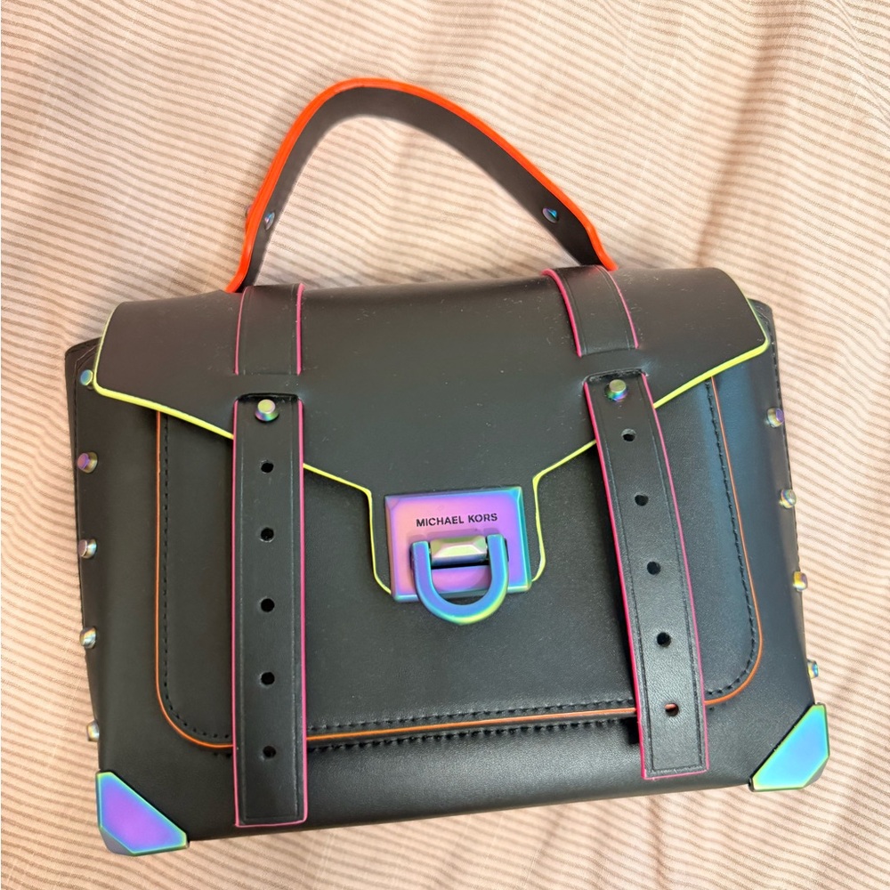 Manhattan Medium Contrast-Trim Leather Satchel